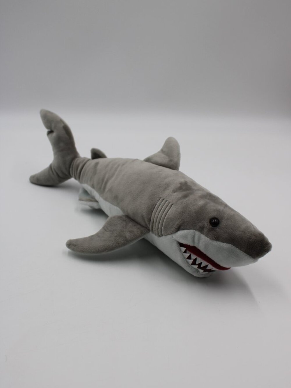 Universal Studios Jaws Shark Plush Toy 17" Stuffed Animal Ocean Animal Fish NWT